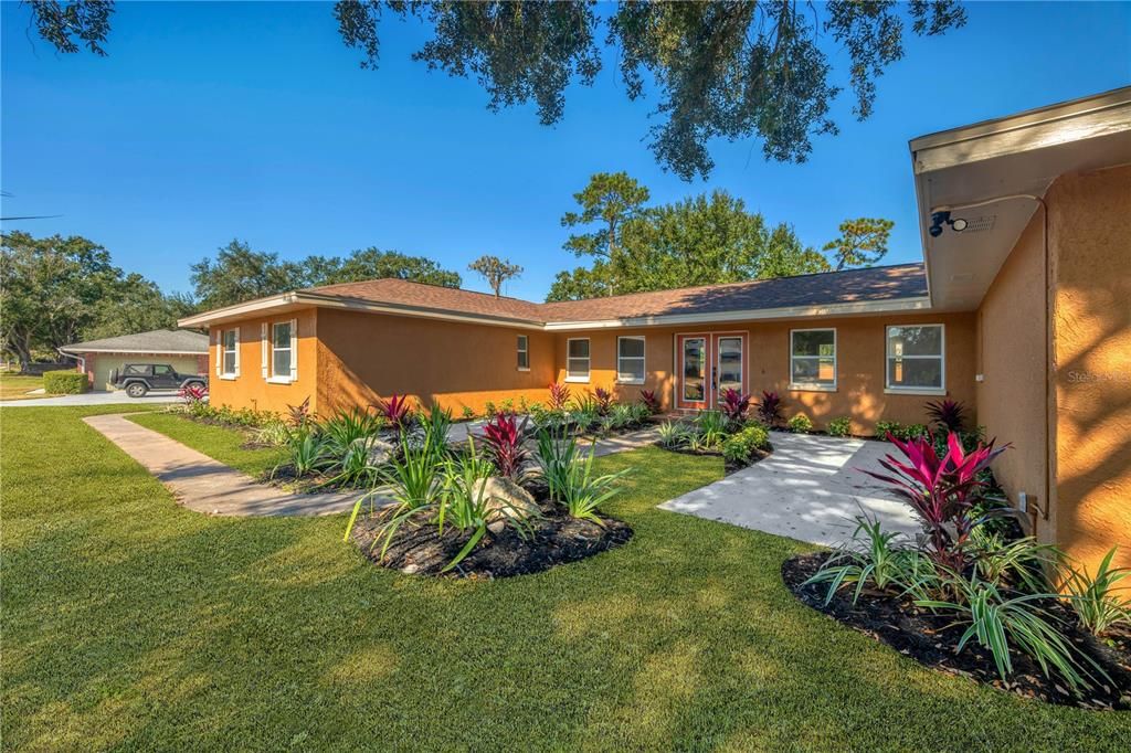 For Sale: $549,000 (4 beds, 2 baths, 2500 Square Feet)