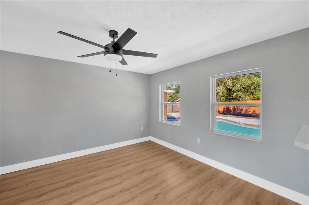 For Sale: $549,000 (4 beds, 2 baths, 2500 Square Feet)