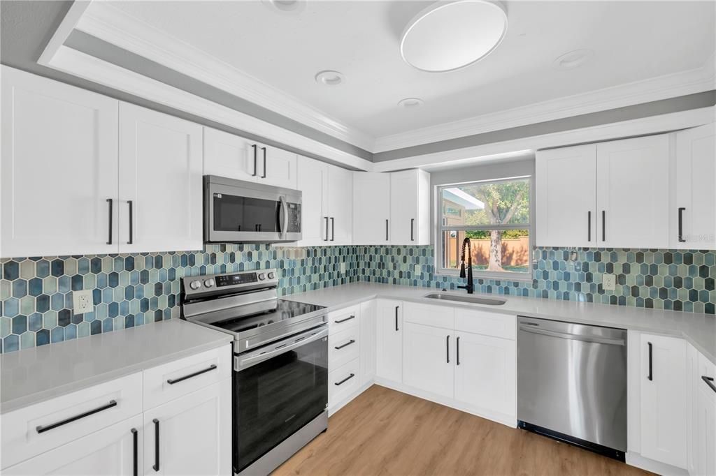 For Sale: $549,000 (4 beds, 2 baths, 2500 Square Feet)