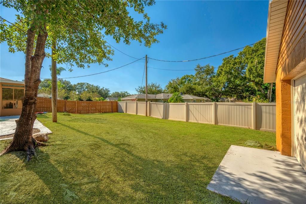 For Sale: $549,000 (4 beds, 2 baths, 2500 Square Feet)