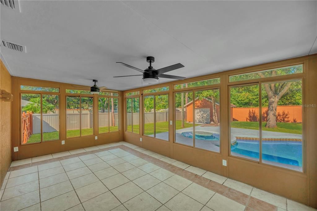 For Sale: $549,000 (4 beds, 2 baths, 2500 Square Feet)