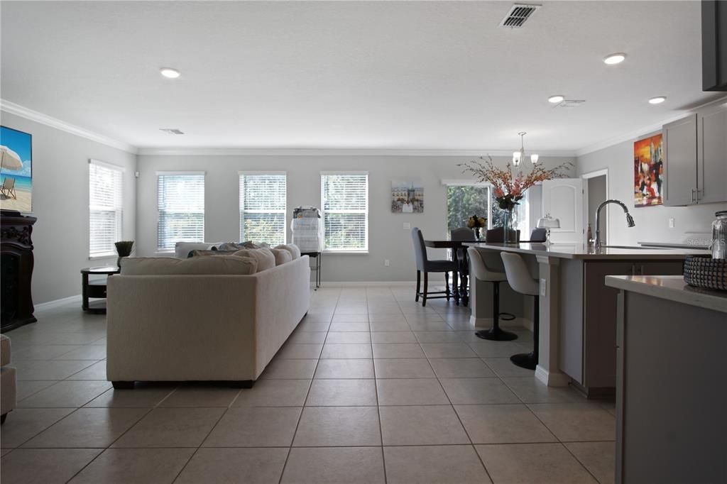 En Renta: $3,800 (5 camas, 3 baños, 3145 Pies cuadrados)