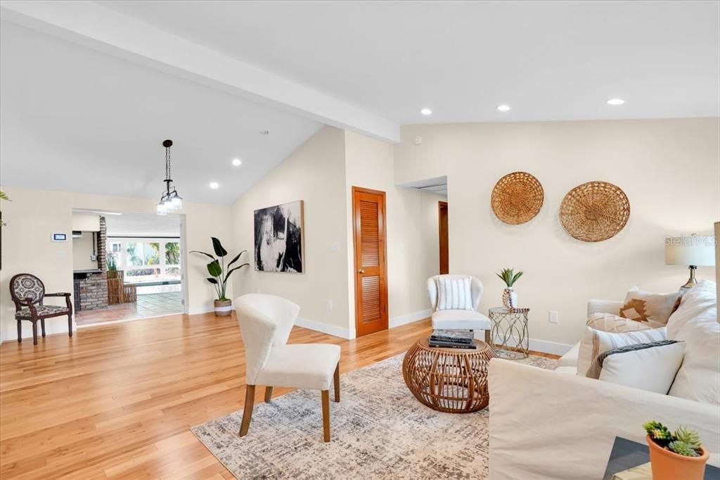 待售: $850,000 (4 贝兹, 3 浴室, 2944 平方英尺)