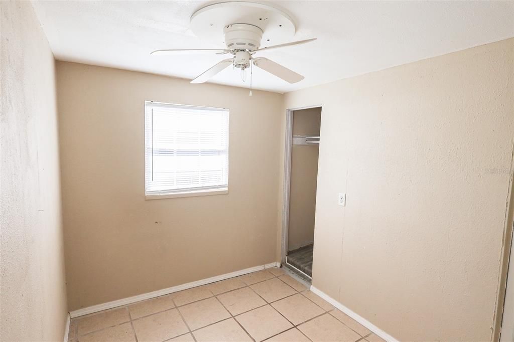 На продажу: $185,000 (3 спален, 1 ванн, 764 Квадратных фут)