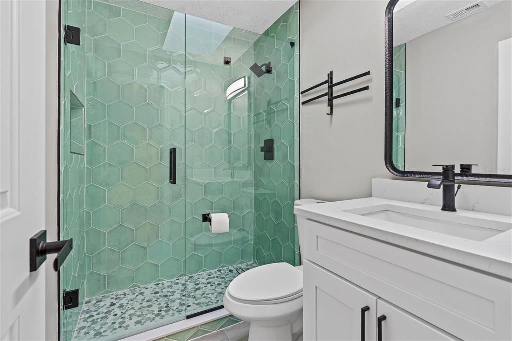 En Venta: $809,999 (3 camas, 2 baños, 1422 Pies cuadrados)