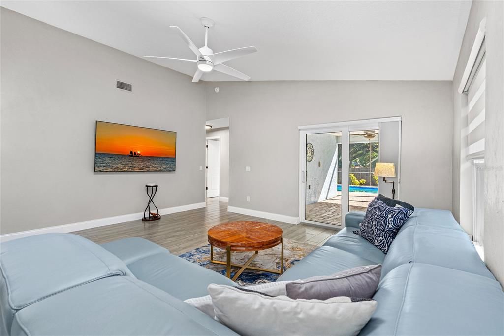 En Venta: $809,999 (3 camas, 2 baños, 1422 Pies cuadrados)