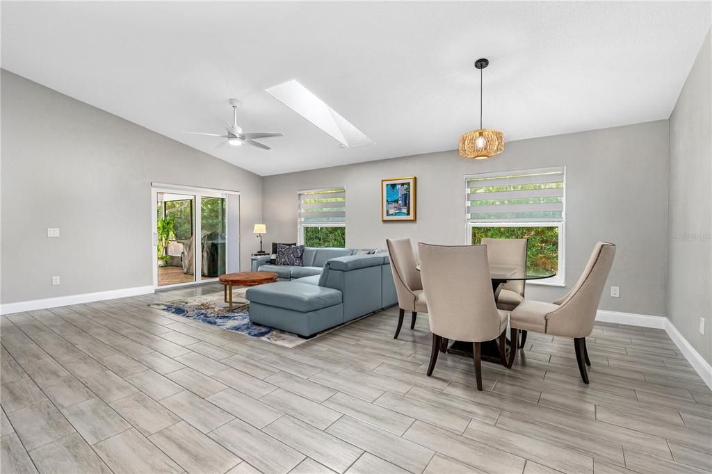 En Venta: $809,999 (3 camas, 2 baños, 1422 Pies cuadrados)