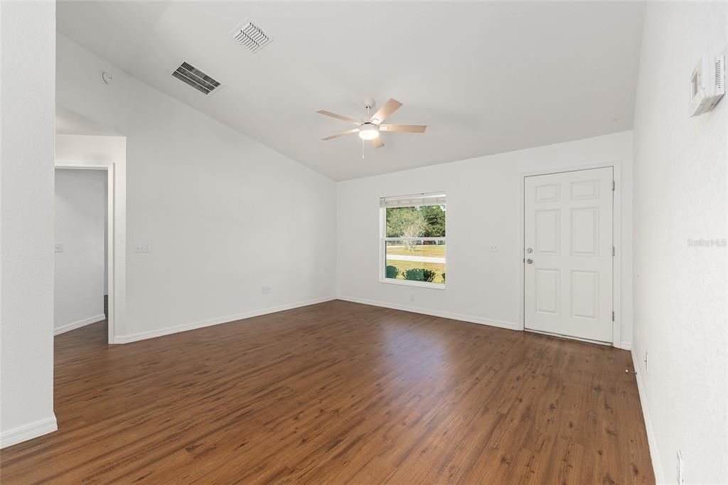 En Venta: $234,000 (3 camas, 2 baños, 1178 Pies cuadrados)