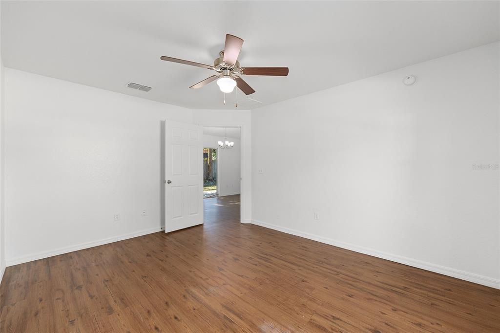 En Venta: $234,000 (3 camas, 2 baños, 1178 Pies cuadrados)