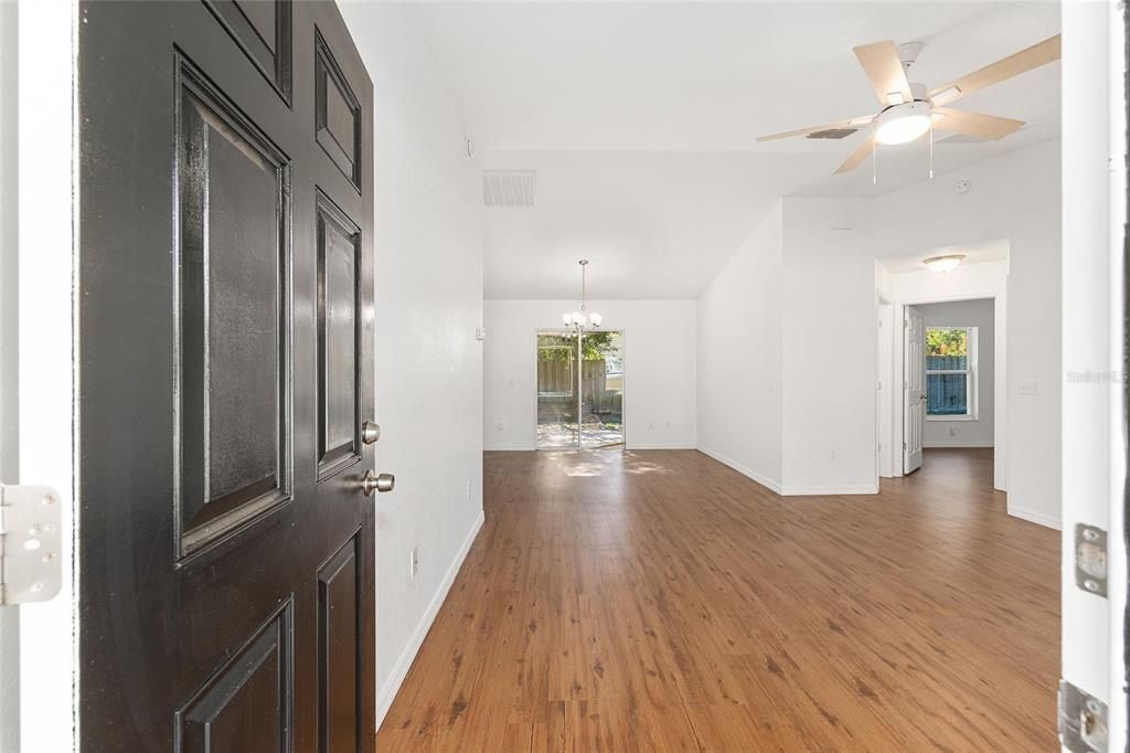 En Venta: $234,000 (3 camas, 2 baños, 1178 Pies cuadrados)