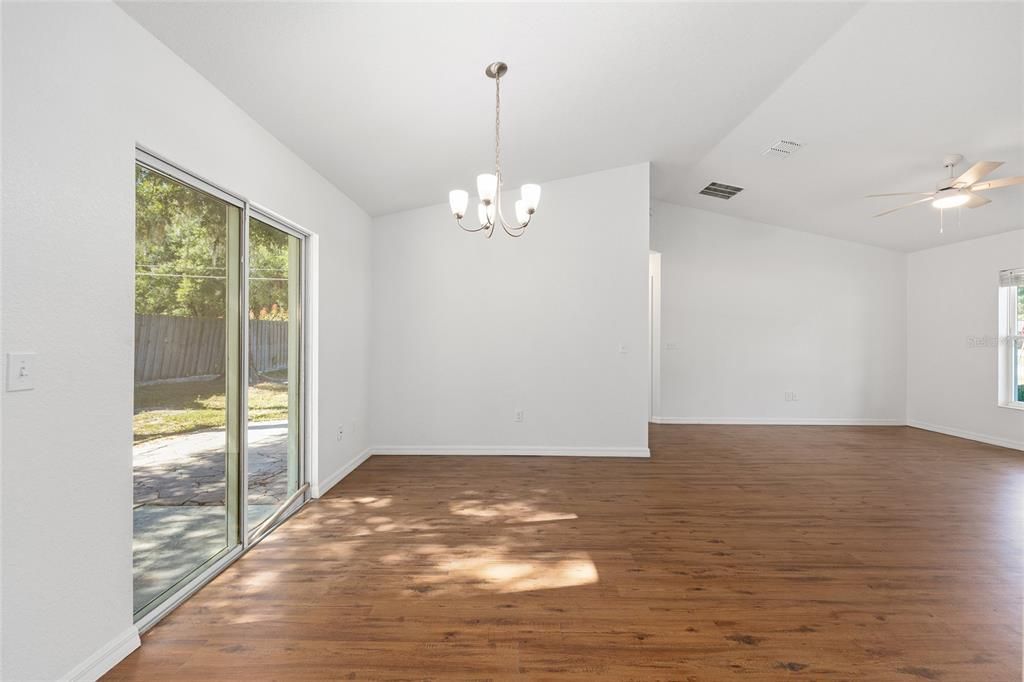 En Venta: $234,000 (3 camas, 2 baños, 1178 Pies cuadrados)