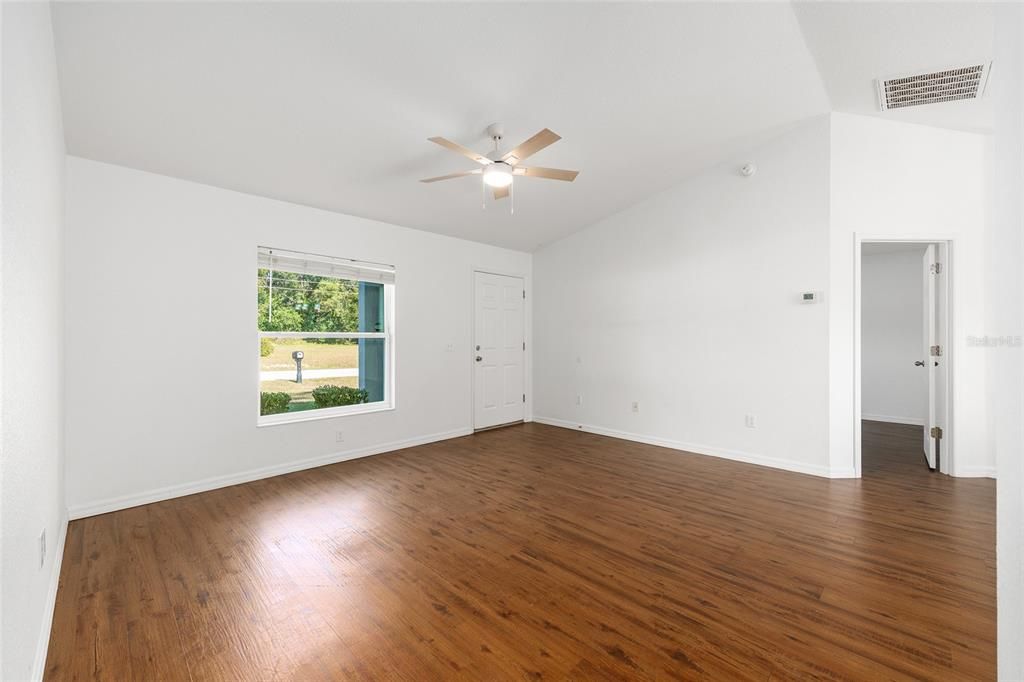 En Venta: $234,000 (3 camas, 2 baños, 1178 Pies cuadrados)