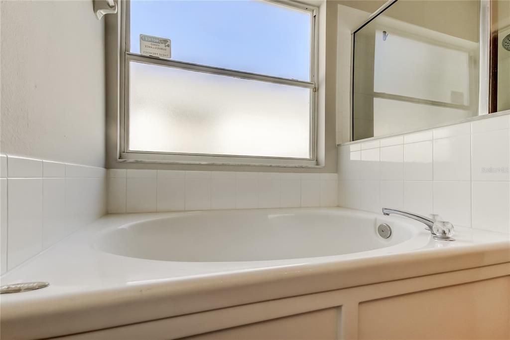 Под контрактом: $2,650 (3 спален, 2 ванн, 1549 Квадратных фут)