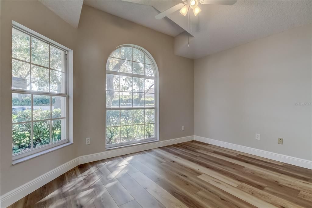 Под контрактом: $2,650 (3 спален, 2 ванн, 1549 Квадратных фут)