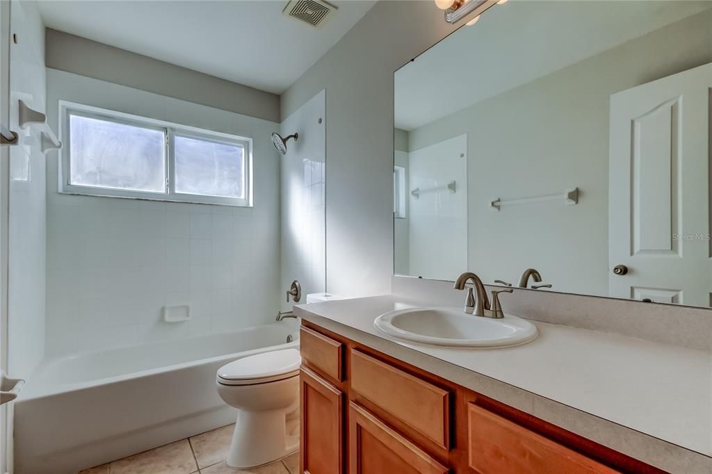 Под контрактом: $2,650 (3 спален, 2 ванн, 1549 Квадратных фут)