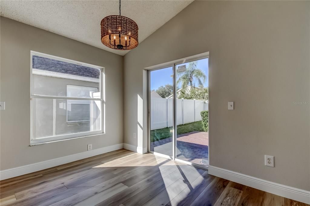 Под контрактом: $2,650 (3 спален, 2 ванн, 1549 Квадратных фут)