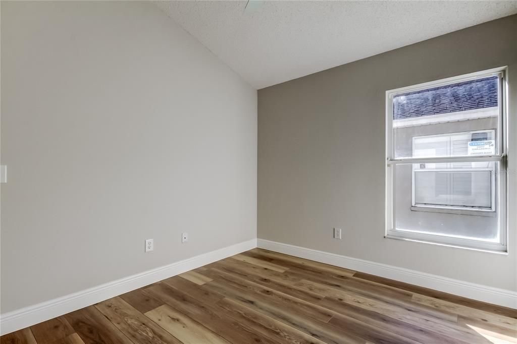 Под контрактом: $2,650 (3 спален, 2 ванн, 1549 Квадратных фут)