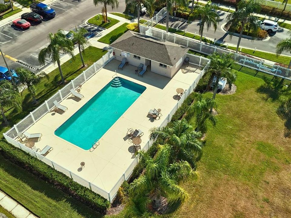 待售: $215,000 (2 贝兹, 1 浴室, 1159 平方英尺)