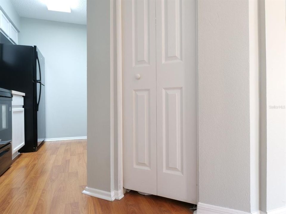 待售: $215,000 (2 贝兹, 1 浴室, 1159 平方英尺)