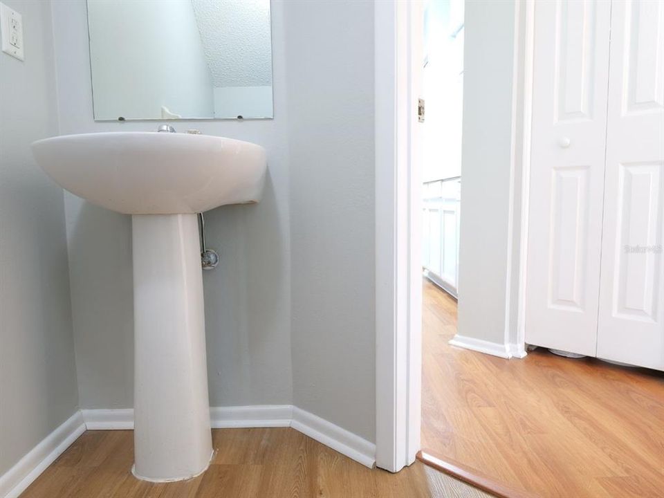 待售: $215,000 (2 贝兹, 1 浴室, 1159 平方英尺)