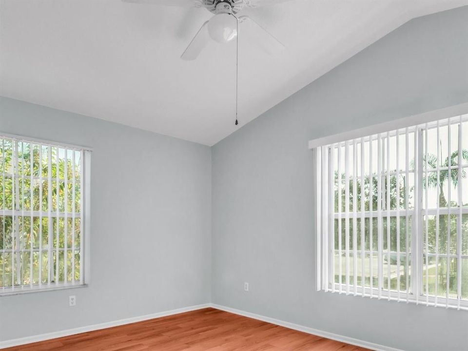 待售: $215,000 (2 贝兹, 1 浴室, 1159 平方英尺)