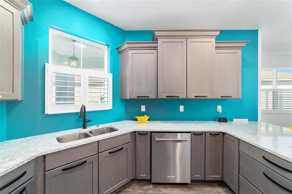 For Sale: $299,000 (2 beds, 2 baths, 1342 Square Feet)