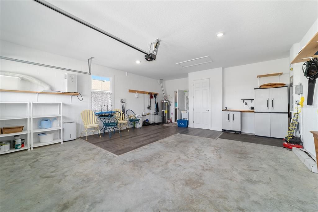 For Sale: $299,000 (2 beds, 2 baths, 1342 Square Feet)