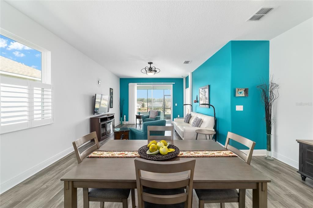 For Sale: $299,000 (2 beds, 2 baths, 1342 Square Feet)