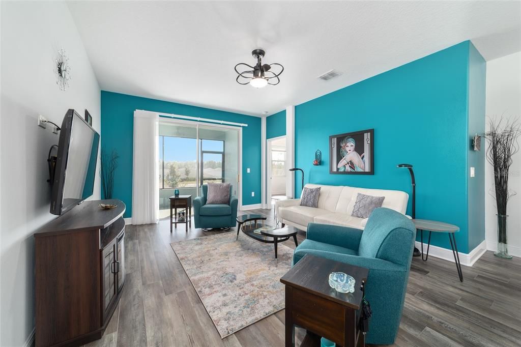 For Sale: $299,000 (2 beds, 2 baths, 1342 Square Feet)