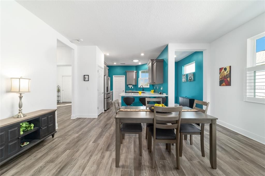 For Sale: $299,000 (2 beds, 2 baths, 1342 Square Feet)