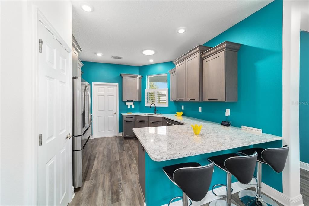 For Sale: $299,000 (2 beds, 2 baths, 1342 Square Feet)