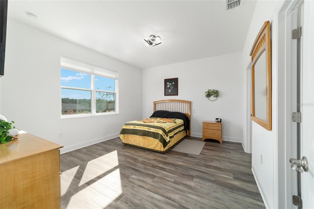 For Sale: $299,000 (2 beds, 2 baths, 1342 Square Feet)