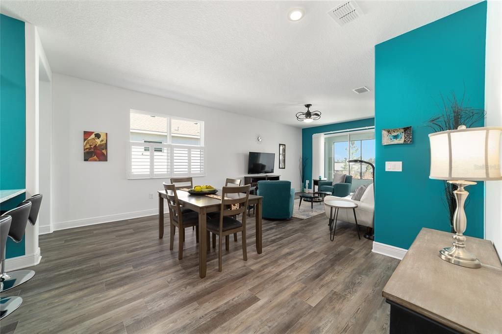 For Sale: $299,000 (2 beds, 2 baths, 1342 Square Feet)