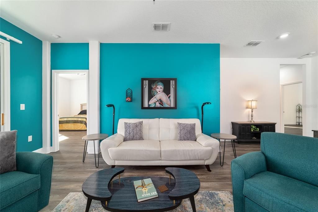 For Sale: $299,000 (2 beds, 2 baths, 1342 Square Feet)