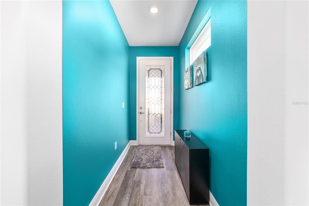 For Sale: $299,000 (2 beds, 2 baths, 1342 Square Feet)