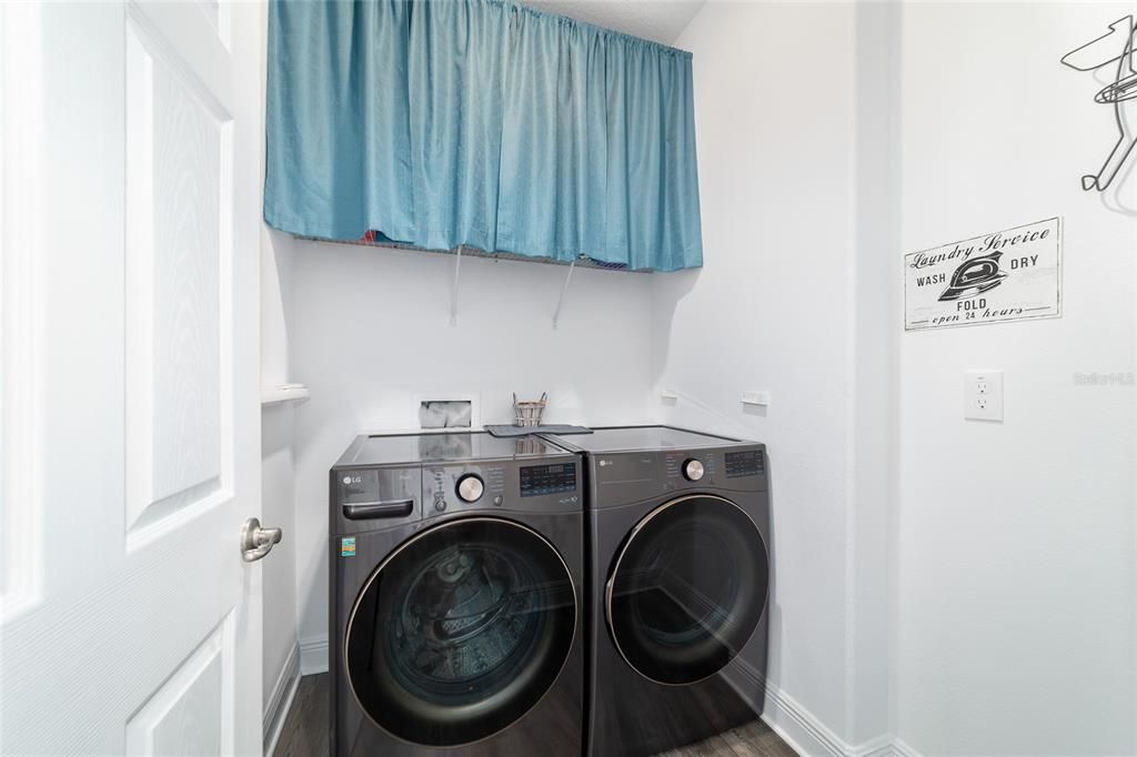 For Sale: $299,000 (2 beds, 2 baths, 1342 Square Feet)