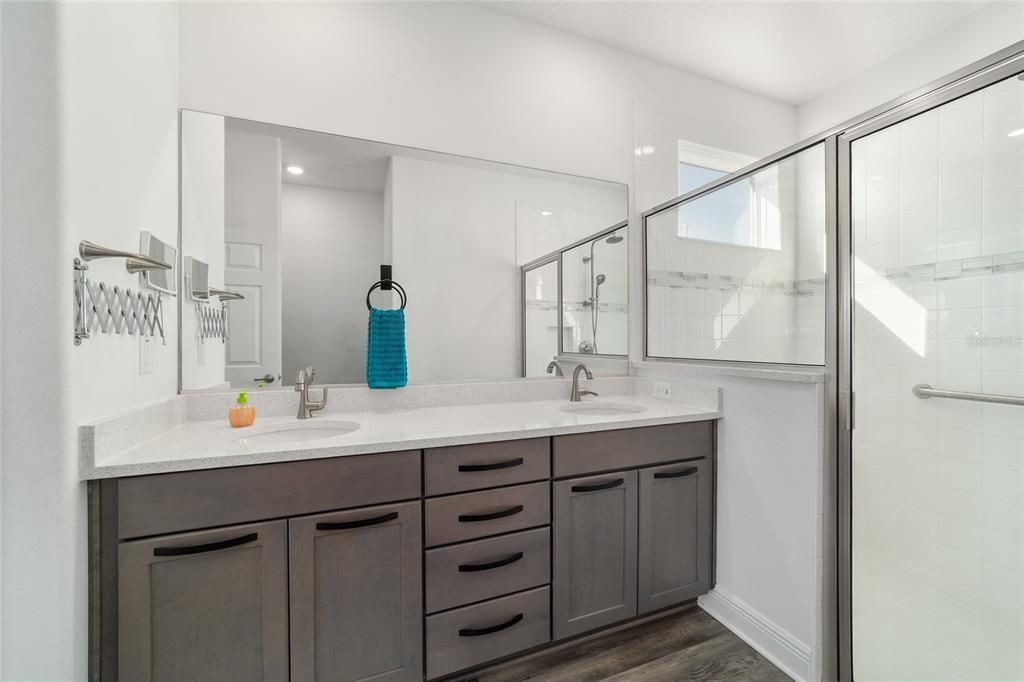 For Sale: $299,000 (2 beds, 2 baths, 1342 Square Feet)