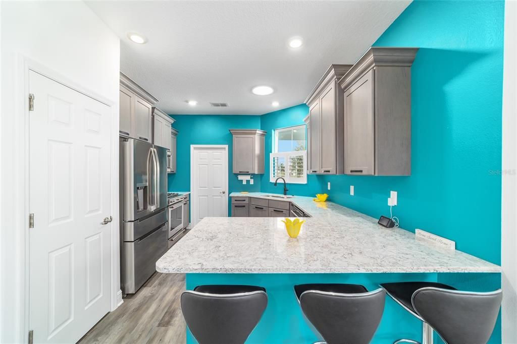 For Sale: $299,000 (2 beds, 2 baths, 1342 Square Feet)