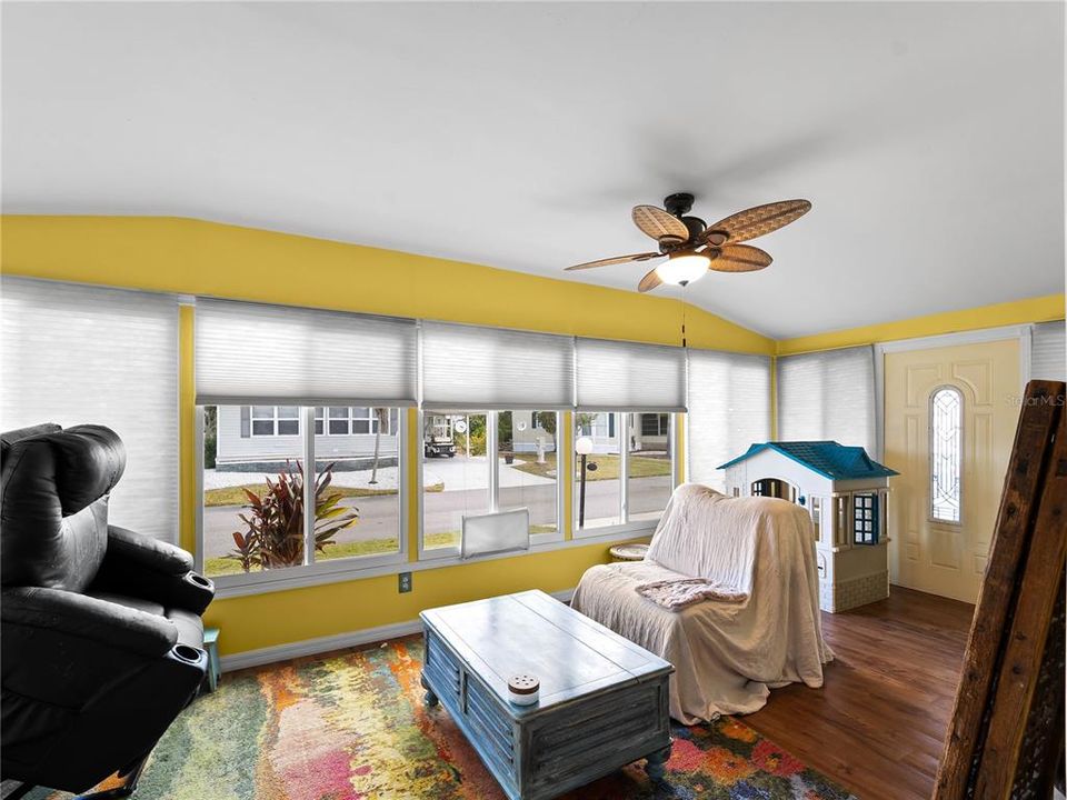 На продажу: $145,000 (2 спален, 2 ванн, 1066 Квадратных фут)