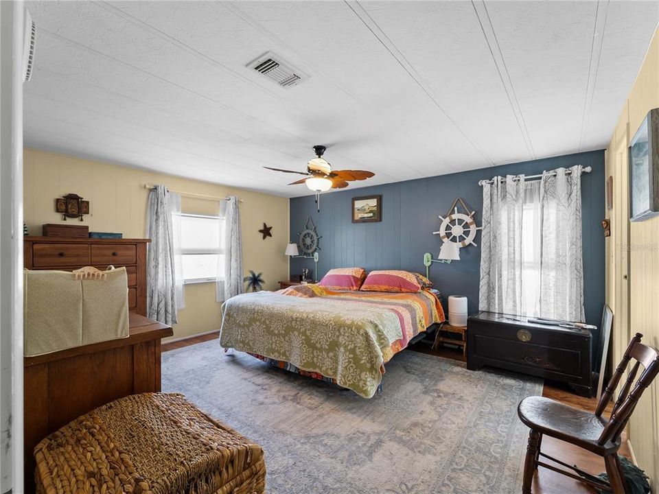 На продажу: $145,000 (2 спален, 2 ванн, 1066 Квадратных фут)