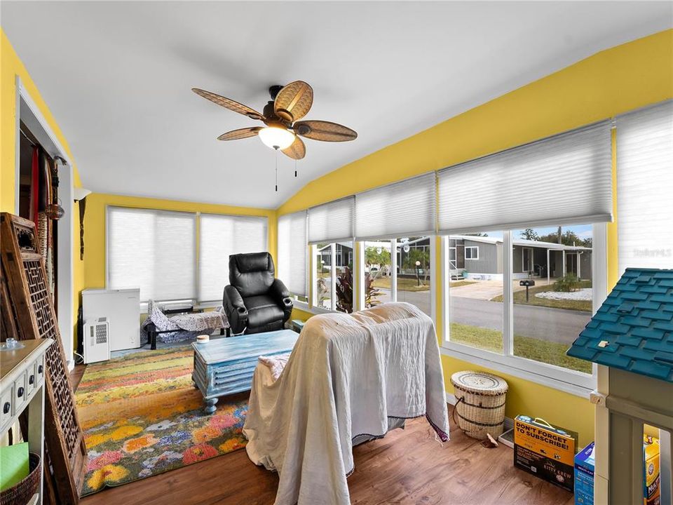 На продажу: $145,000 (2 спален, 2 ванн, 1066 Квадратных фут)