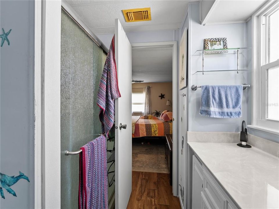 На продажу: $145,000 (2 спален, 2 ванн, 1066 Квадратных фут)