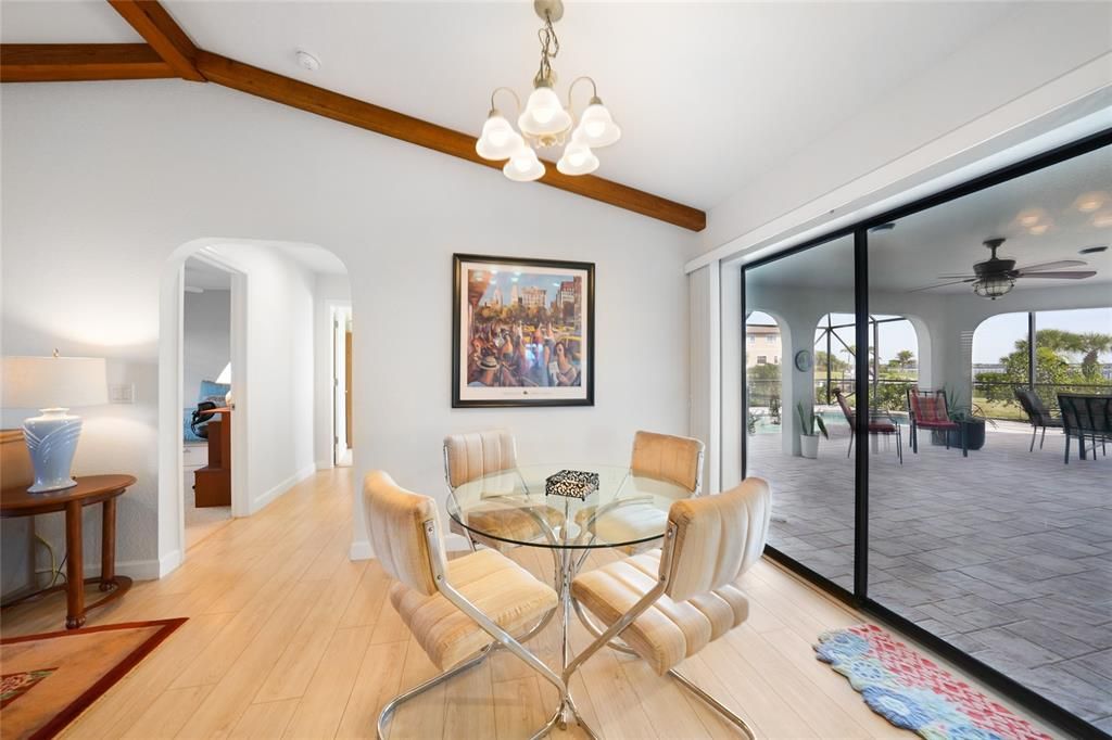 En Venta: $555,000 (3 camas, 2 baños, 1899 Pies cuadrados)