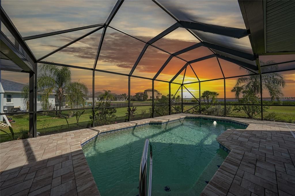 En Venta: $555,000 (3 camas, 2 baños, 1899 Pies cuadrados)