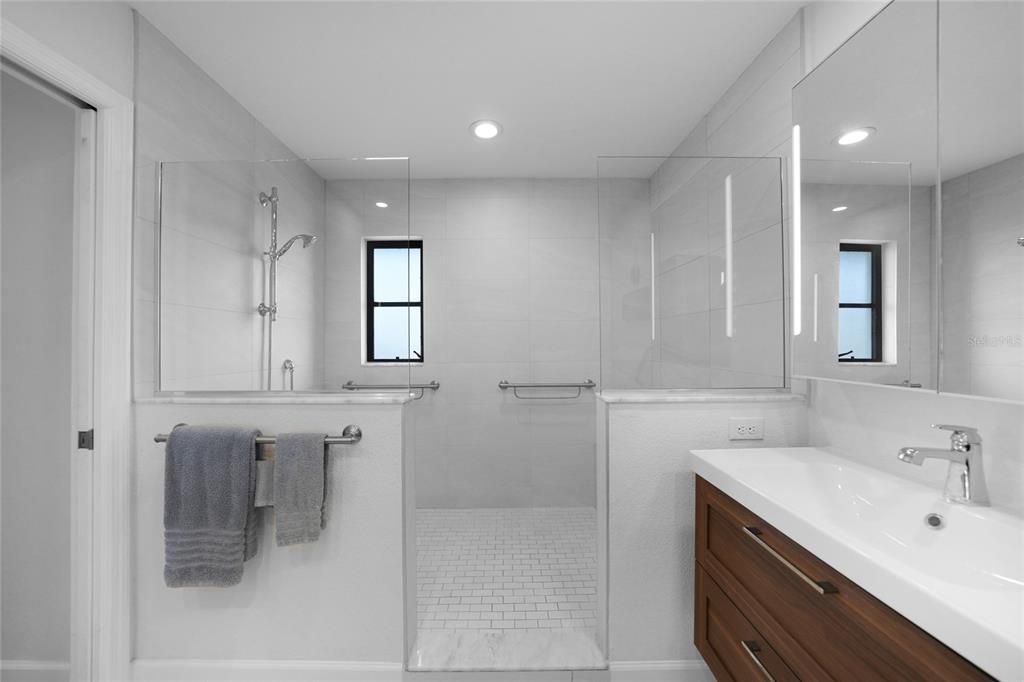 En Venta: $555,000 (3 camas, 2 baños, 1899 Pies cuadrados)