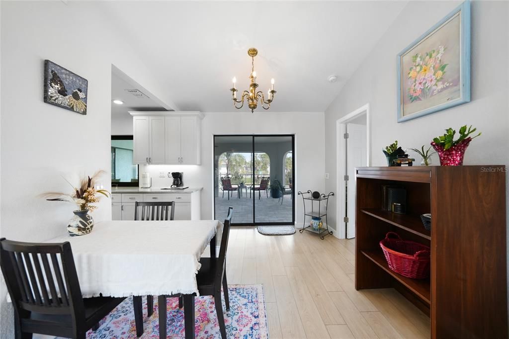 En Venta: $555,000 (3 camas, 2 baños, 1899 Pies cuadrados)