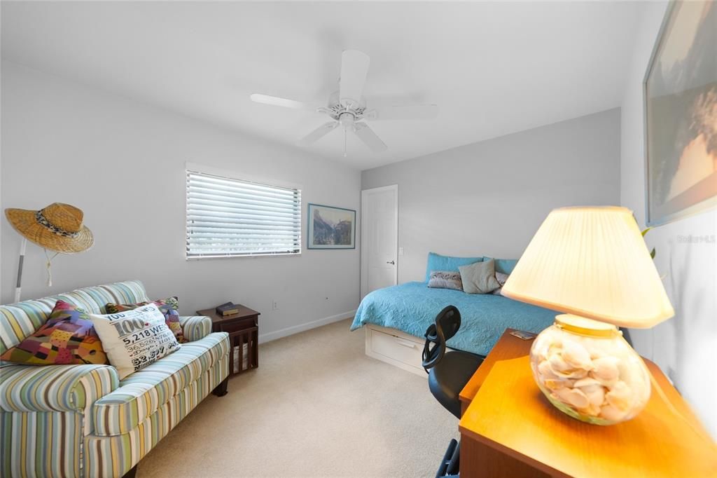 En Venta: $555,000 (3 camas, 2 baños, 1899 Pies cuadrados)