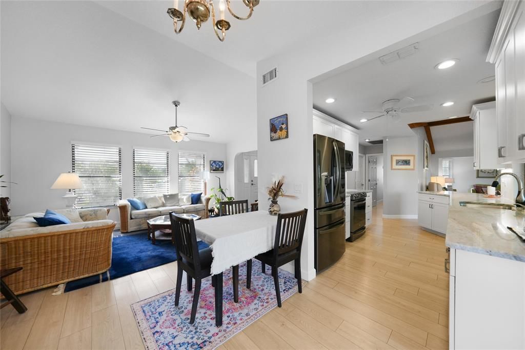 En Venta: $555,000 (3 camas, 2 baños, 1899 Pies cuadrados)