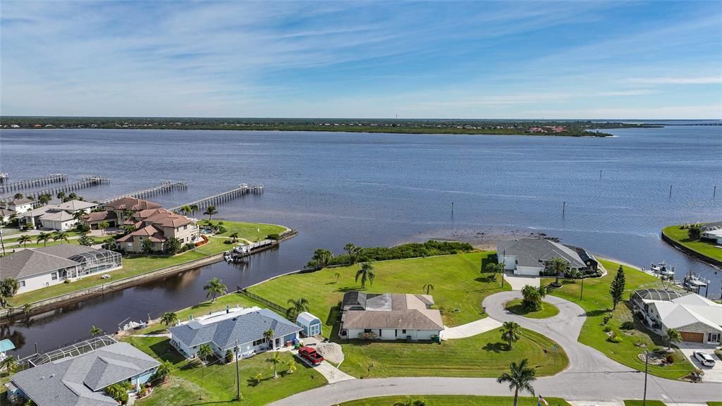 En Venta: $555,000 (3 camas, 2 baños, 1899 Pies cuadrados)