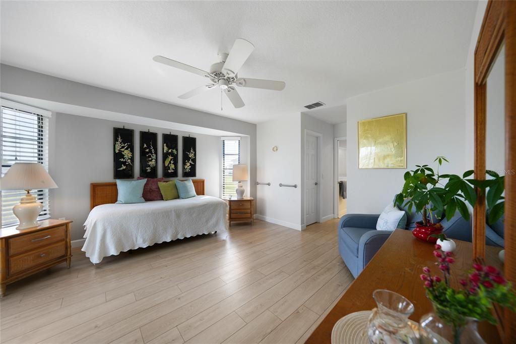 En Venta: $555,000 (3 camas, 2 baños, 1899 Pies cuadrados)